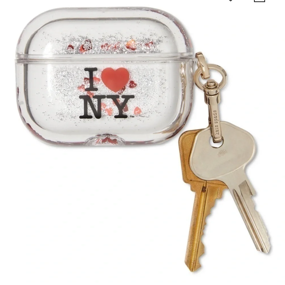 𝅺kate Spade AirPods Pro Case “I ❤️ NY” Brand new in Box